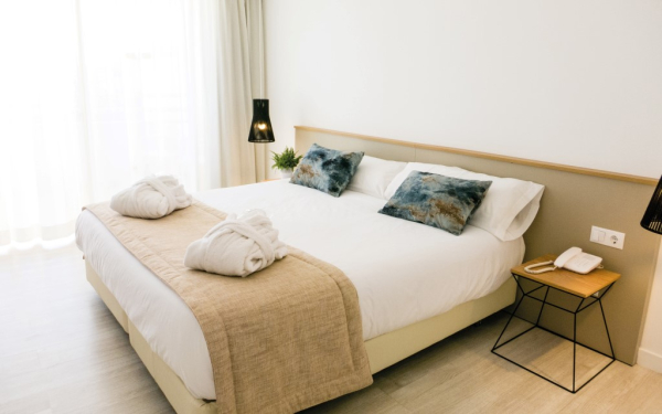 Las mejores ofertas de GLOBALES CALA BONA SUITES Cala Bona