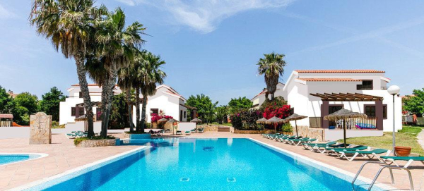 Las mejores ofertas de APARTAMENTOS NURAMAR Cala En Bosch