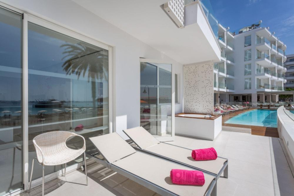 Las mejores ofertas de One Ibiza Suites Figueretas