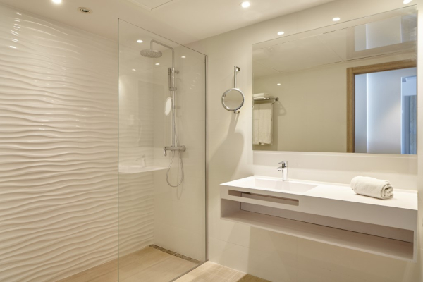 Las mejores ofertas de SOL BAHIA IBIZA SUITES Cala Gracio