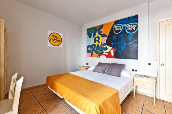 Las mejores ofertas de RYANS POCKET HOSTEL Ibiza