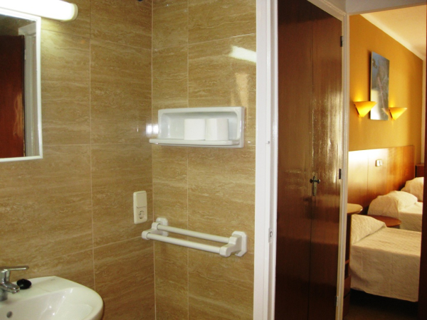 Las mejores ofertas de HOTEL MAS CENTER - LLORET Lloret De Mar