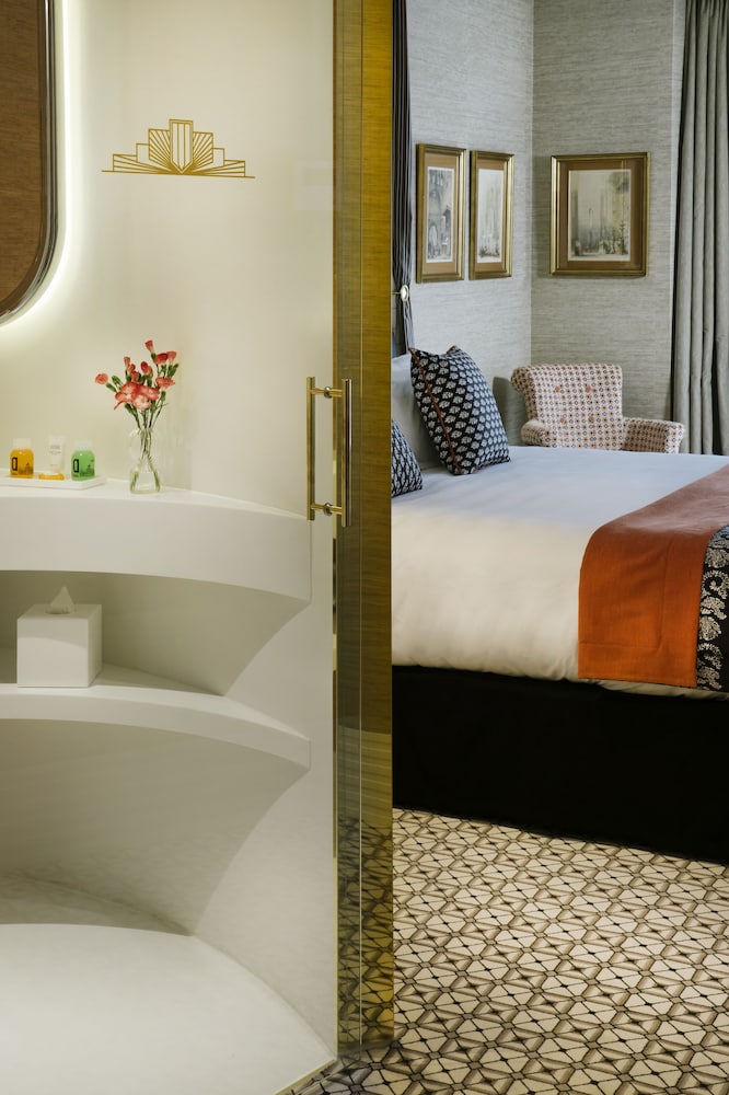 Las mejores ofertas de The First One Hotel Madrid