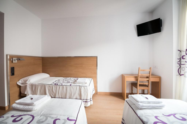 Las mejores ofertas de HOSTAL CARRACEDO Madrid
