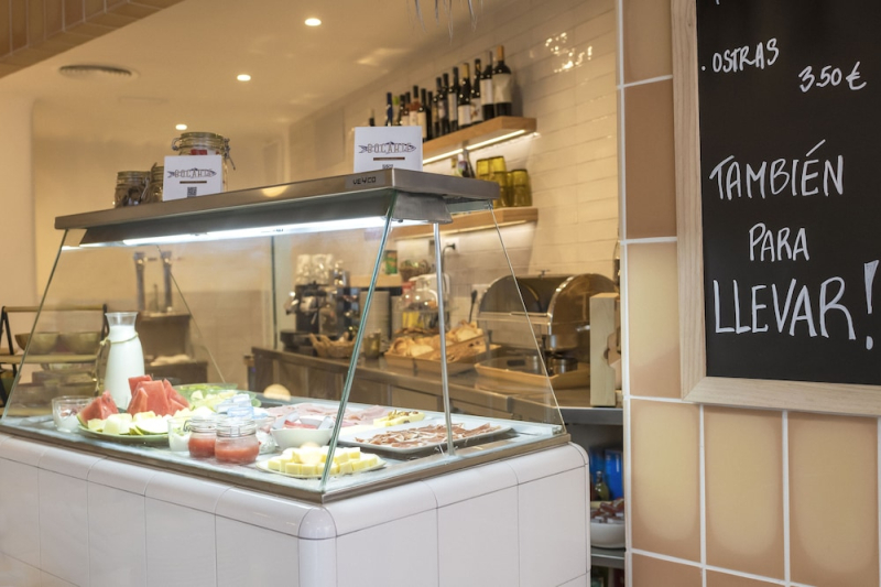 Las mejores ofertas de Alzocaire Hostal Boutique Conil de la Frontera