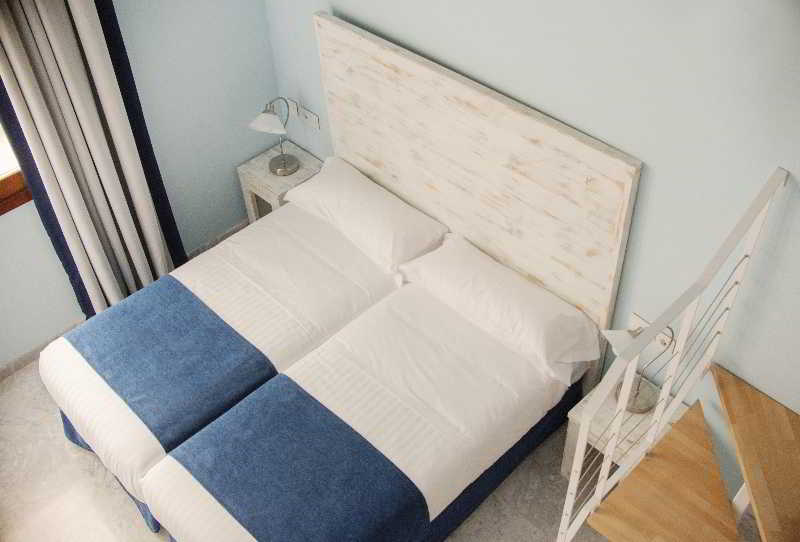 Las mejores ofertas de Ad Hoc Carmen Valencia