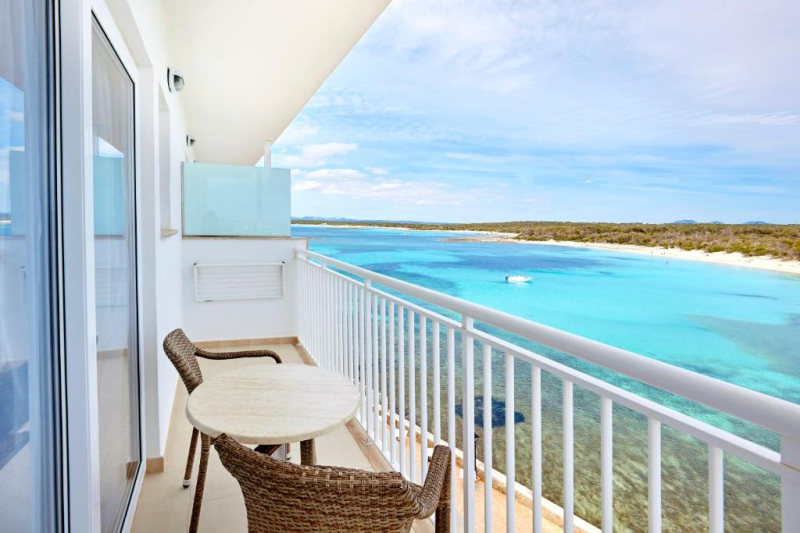 Universal Hotel Marques