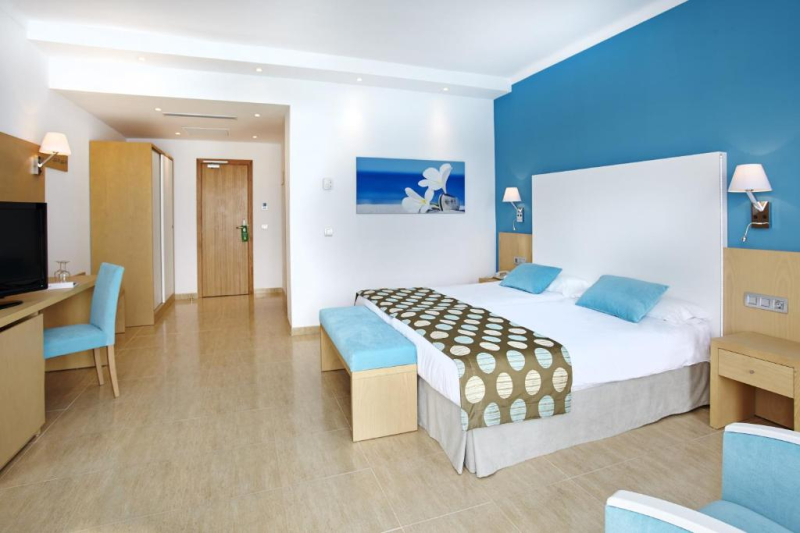 Universal Hotel Marques