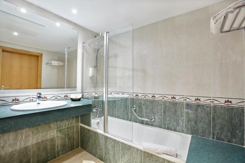 Universal Hotel Marques