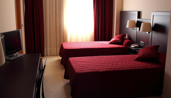 Las mejores ofertas de Hotel Puerta De Sahagun León