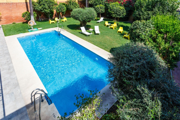 Las mejores ofertas de AACR Monteolivos Hotel Sevilla
