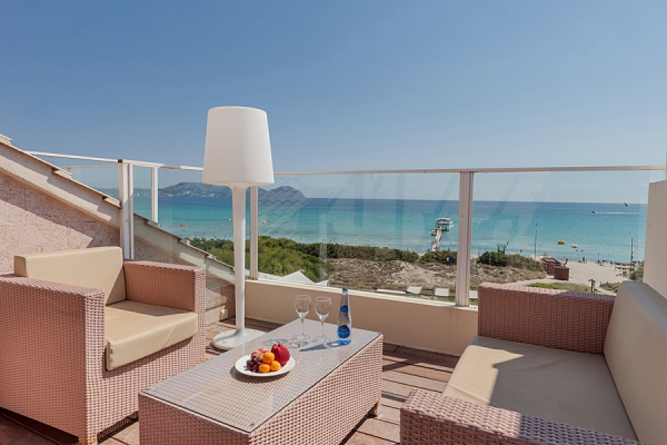 Las mejores ofertas de ZAFIRO BAHIA APARTHOTEL Platja de Muro