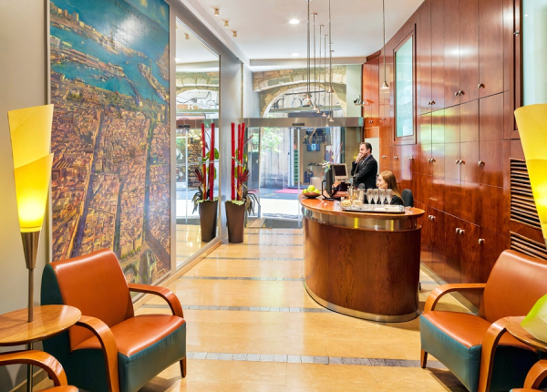 Las mejores ofertas de HOTEL H10 RACO DEL PI Barcelona