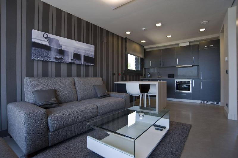 Las mejores ofertas de Irenaz Resort Hotel Apartamentos San Sebastián