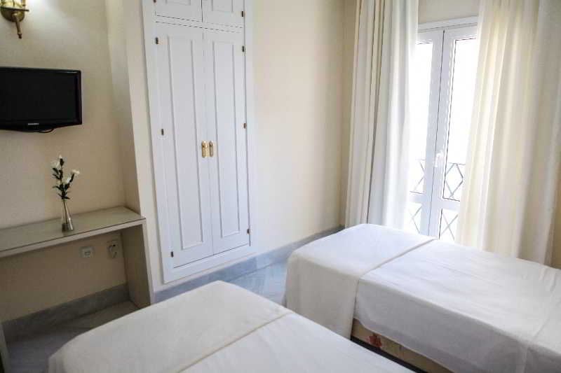 Las mejores ofertas de HOSTAL CHAIKANA Cádiz