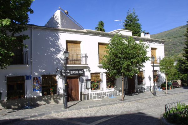 Las mejores ofertas de Mesón Poqueira Almuñécar