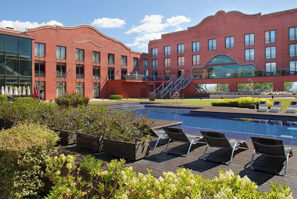 Las mejores ofertas de DOUBLETREE BY HILTON BARCELONA GOLF Sant Esteve Sesrovires