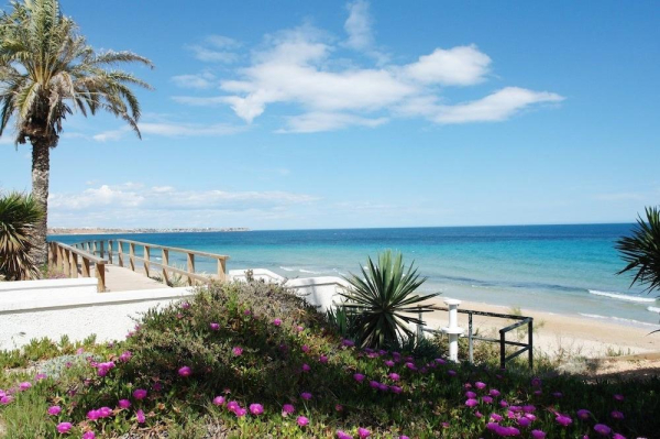 Las mejores ofertas de RIVIERA BEACH El Cura Beach