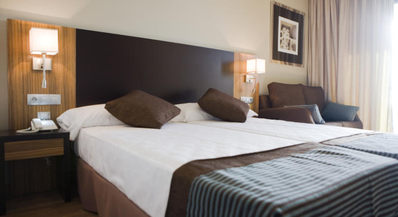 Las mejores ofertas de Conilsol Hotel y Aptos Conil de la Frontera