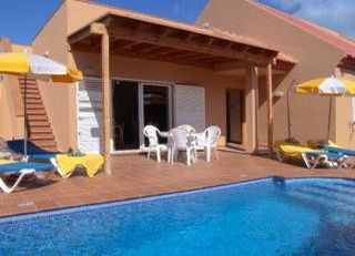 Las mejores ofertas de VILLAS CHEMAS (LAS PERGOLAS III) Corralejo