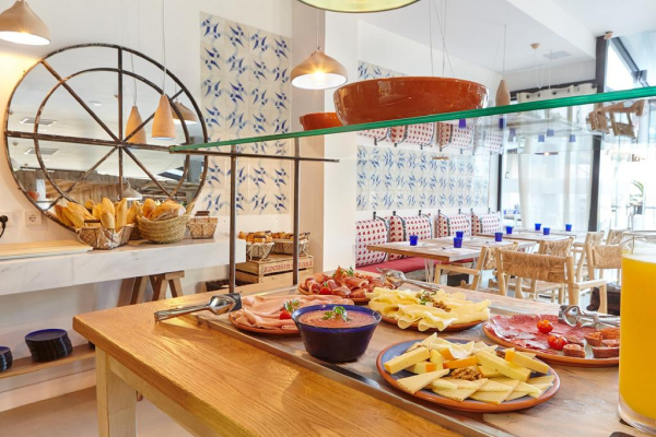 Las mejores ofertas de CASTAVI APARTAMENTOS Es Pujols