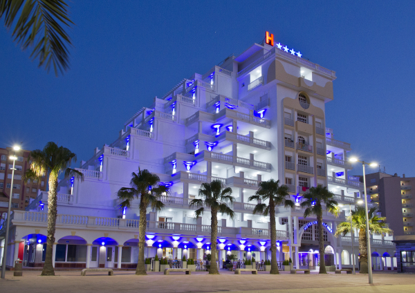 Las mejores ofertas de Delfines Hotel & Events La Manga del Mar Menor