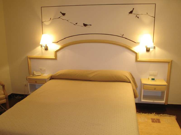 Las mejores ofertas de HOTEL VEREDA REAL Valencina De La Concepción