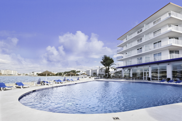 Las mejores ofertas de AzuLine Hotel Mar Amantis and Mar Amantis II Bahía de San Antonio