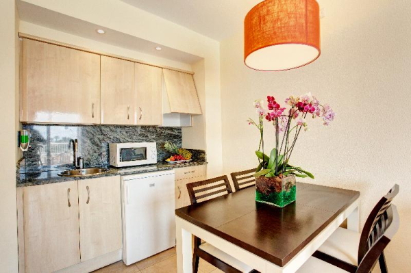 Las mejores ofertas de APTS. GRUPOTEL TAMARISCOS Cala En Bosch