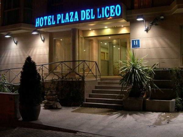 Las mejores ofertas de A&H Plaza del Liceo Madrid