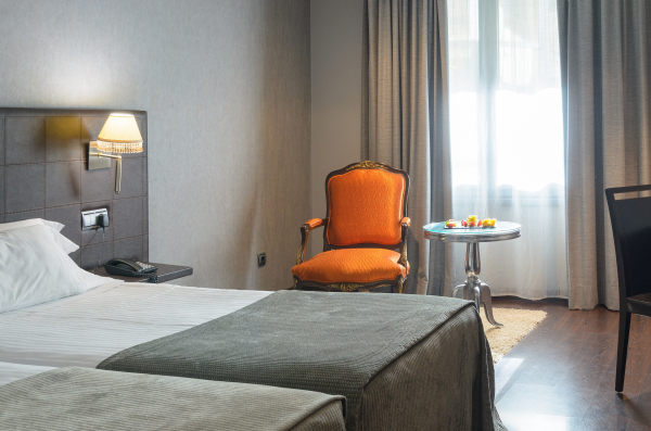 Las mejores ofertas de IBERIK Hotel Santo Domingo Plaza Oviedo