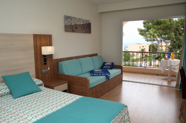 Las mejores ofertas de Invisa Hotel Club Cala Blanca SAN CARLOS