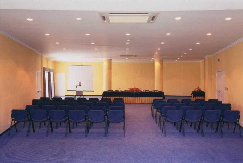 Carcavelos Beach Hotel