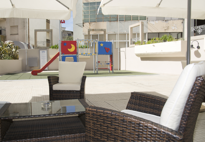 Rainha D. Amelia, Arts & Leisure