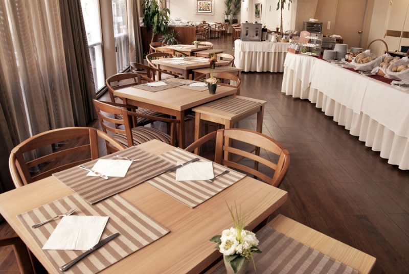 Rainha D. Amelia, Arts & Leisure