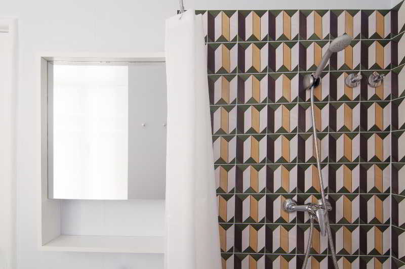 Las mejores ofertas de Flattered To Be In Lisboa Lisboa