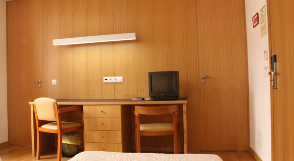 Las mejores ofertas de Hotel Zenite Angra Do Heroísmo
