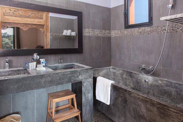 Las mejores ofertas de Hôtel Disini Montpellier Est, The Originals Relais Montpellier