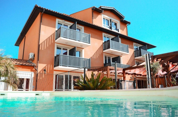 Las mejores ofertas de Logis Hotel De La Clape Narbonne