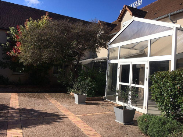 Las mejores ofertas de Ici M'aime Hotel Restaurant Auxerre