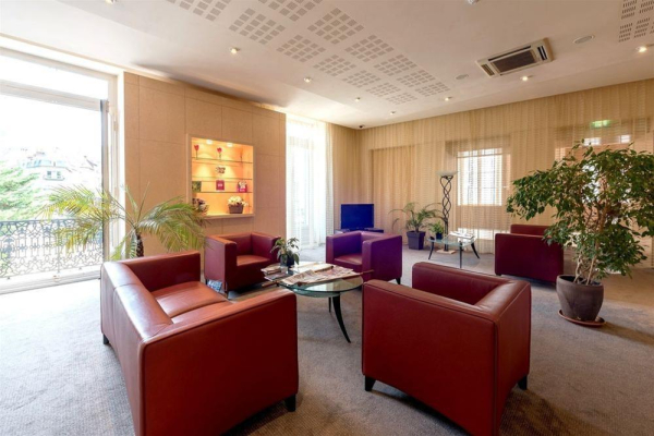 Las mejores ofertas de Logis Grand Hôtel Des Bains Besançon
