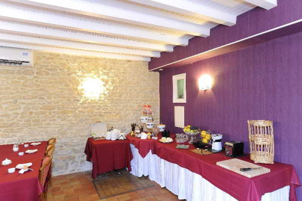 Las mejores ofertas de Logis Hotel Aux Maisons Troyes