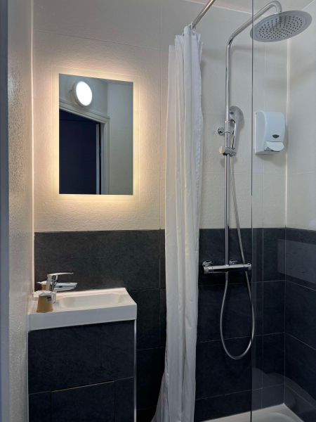 Las mejores ofertas de Kyriad Direct Dreux Chartres