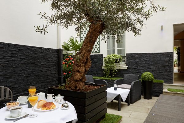 Las mejores ofertas de LE TWELVE Paris