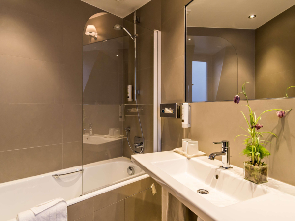 Las mejores ofertas de Louison Hotel (Ex. Aviatic) Paris