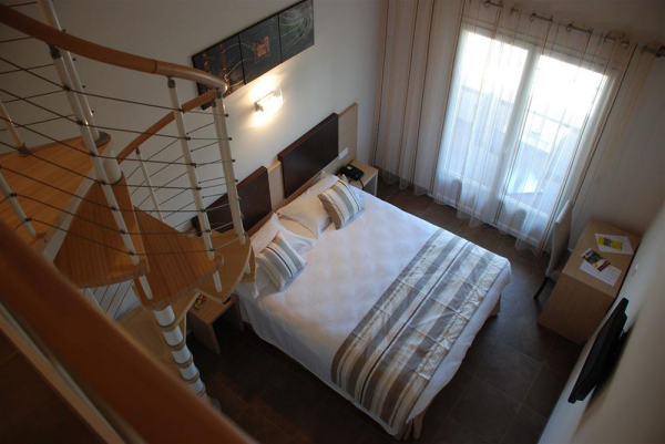 Las mejores ofertas de A MADONETTA Bonifacio 