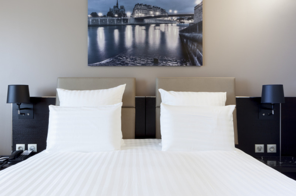 Las mejores ofertas de AC PARIS PORTE MAILLOT Paris