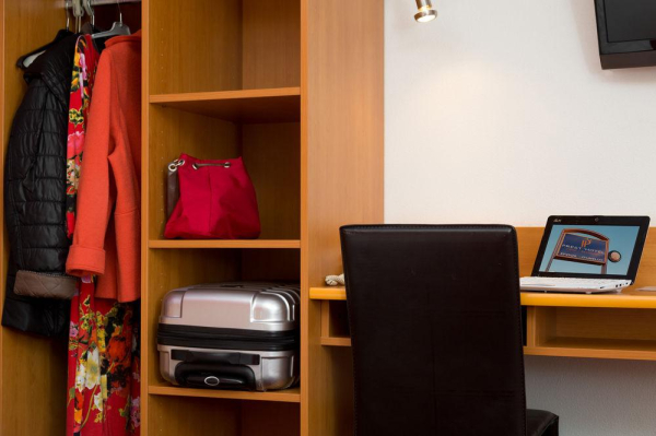 Las mejores ofertas de Inter-Hotel Prest'Hotel Épinal