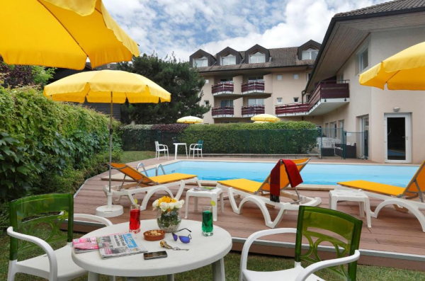 Las mejores ofertas de Logis Hotel l'Arc en Ciel Thonon-les-bains