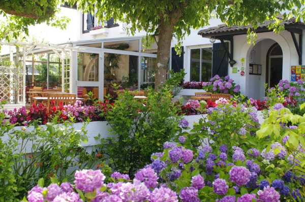 Las mejores ofertas de Logis Hôtel Emeraude des Bois Landes